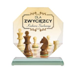 trofea szklane z motywem szachowym